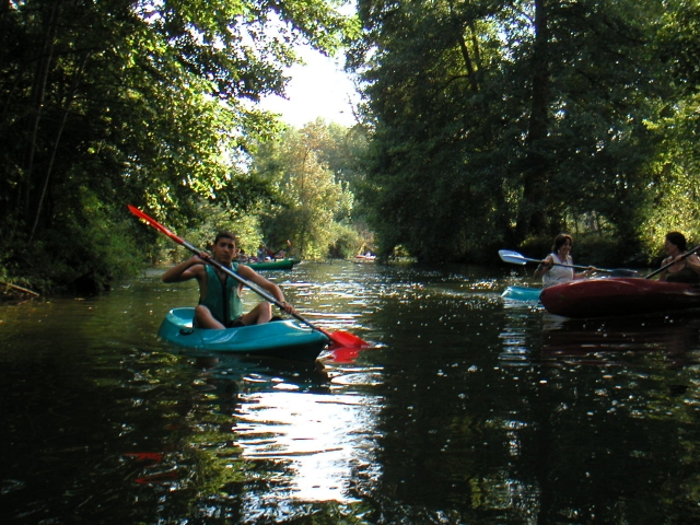  Disfruta de un salida familiar con piraguas riberac.JPG